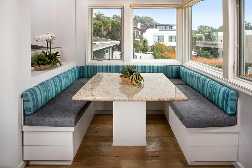 A sunny breakfast nook